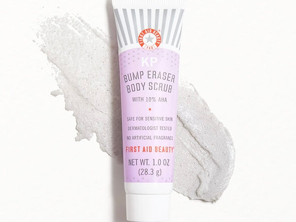 מיני פילינג לגוף של First Aid Beauty