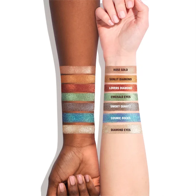 צללית גליטר בודדה של Charlotte Tilbury